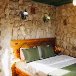 Nissa Cave *