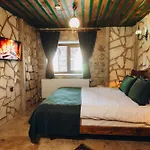 Hotel Nissa Cave