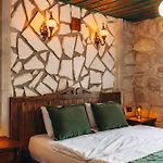 Hotel Nissa Cave