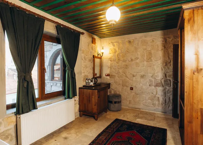 Nissa Cave * غوريمِيه