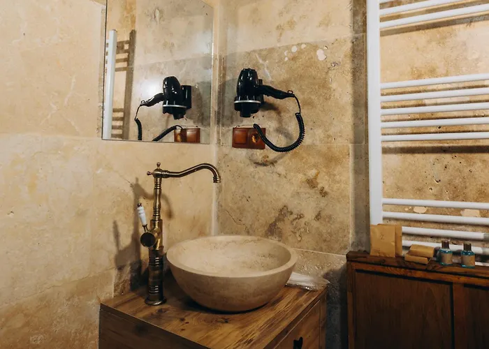 Nissa Cave 괴레메